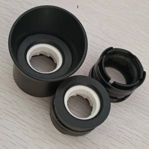調(diào)料料理粉碎器超聲波塑料焊接（多用于花椒胡椒調(diào)料粉碎器手動來粉碎成粉末,器粉碎的的齒輪石陶瓷制作,超聲波的作用石吧塑料焊接好包住陶瓷齒輪超聲波塑料焊接）